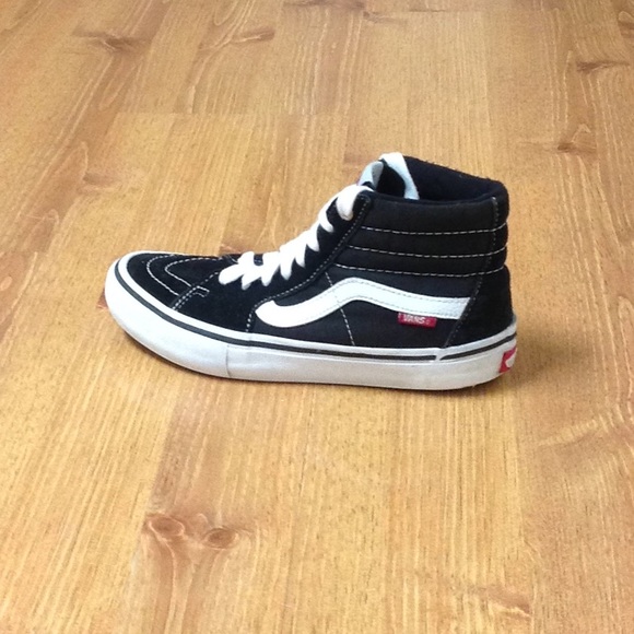 Vans - Picture 3 of 8